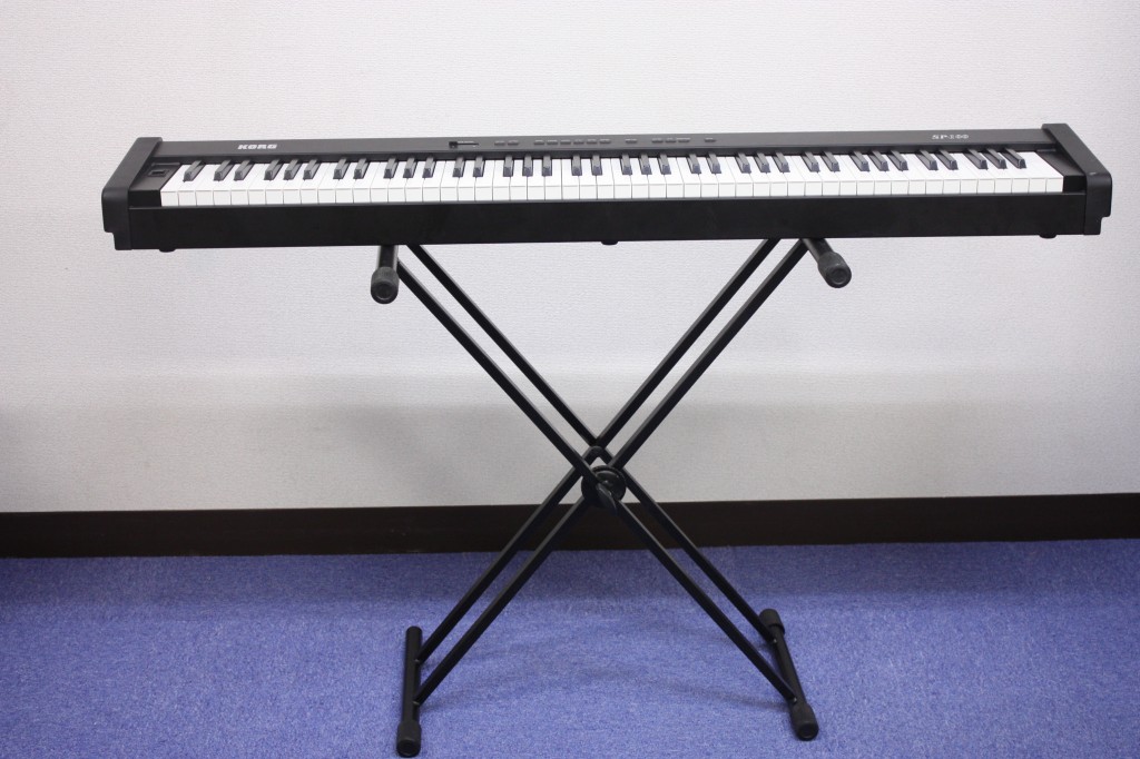 電子ピアノ（SP100）